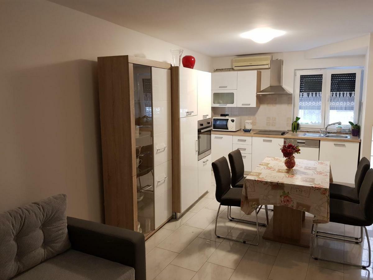 Izola City Center Apartment Екстериор снимка