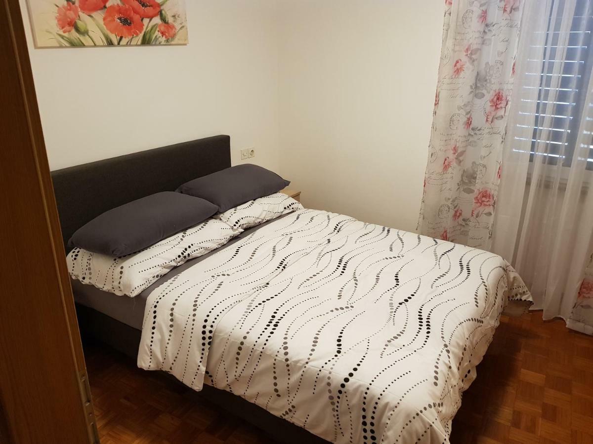 Izola City Center Apartment Екстериор снимка
